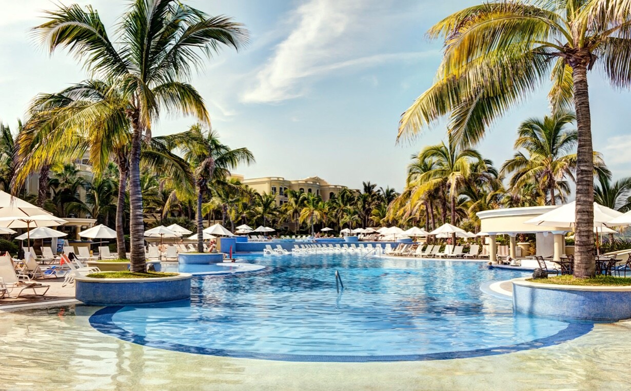 **Pueblo Bonito Emerald Bay** Resort & Spa – 7 Night Stay