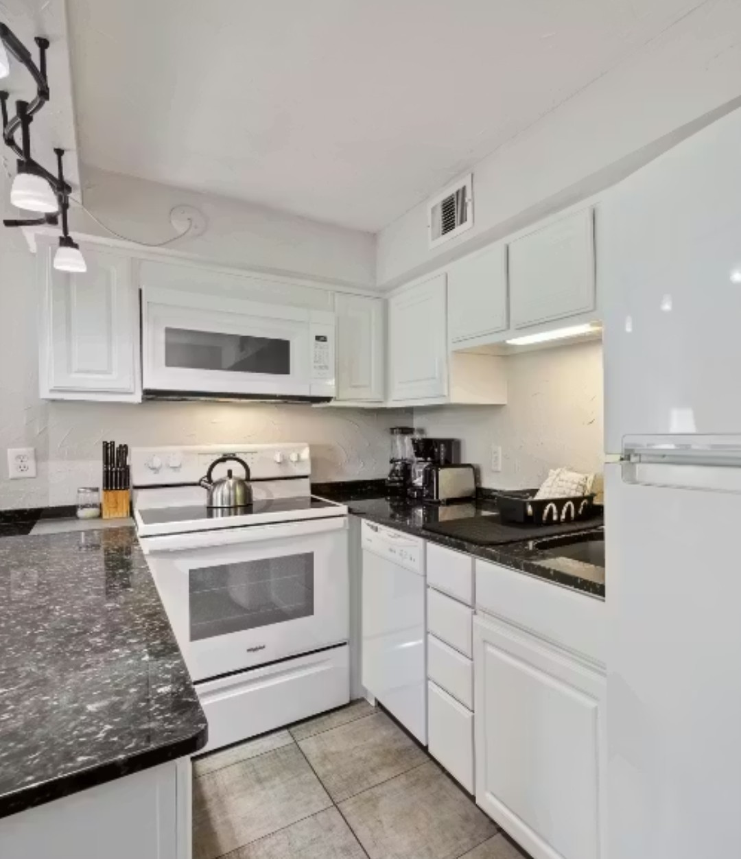 Hilton Head Island 1 Bedroom Plus Loft Villa Vacation Rental, Sleeps 6, 1 Bath