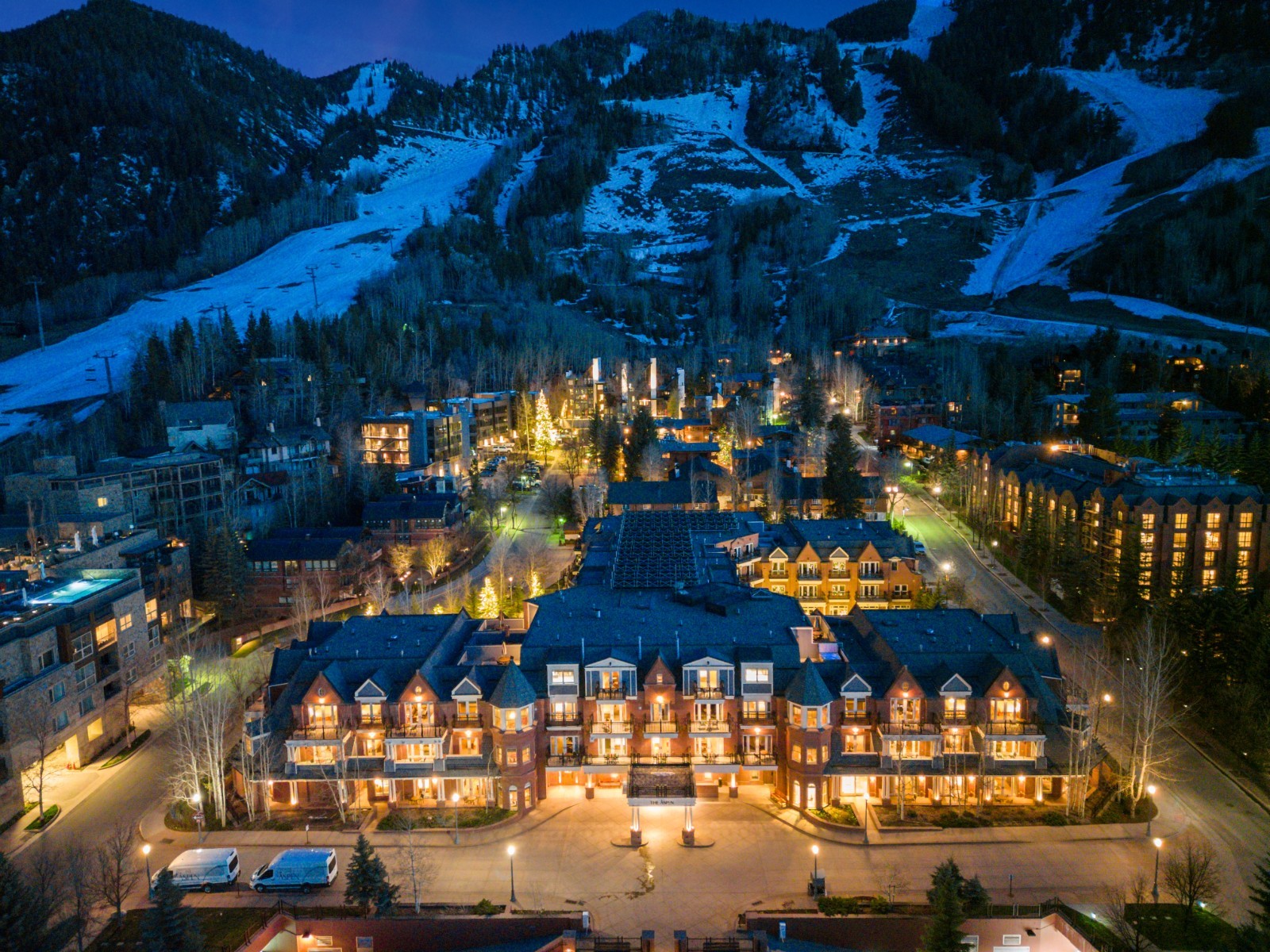 Aspen Mountain Residences 2 BR Condo Rental – Dec 12 – 19, 2026 Before XMAS!