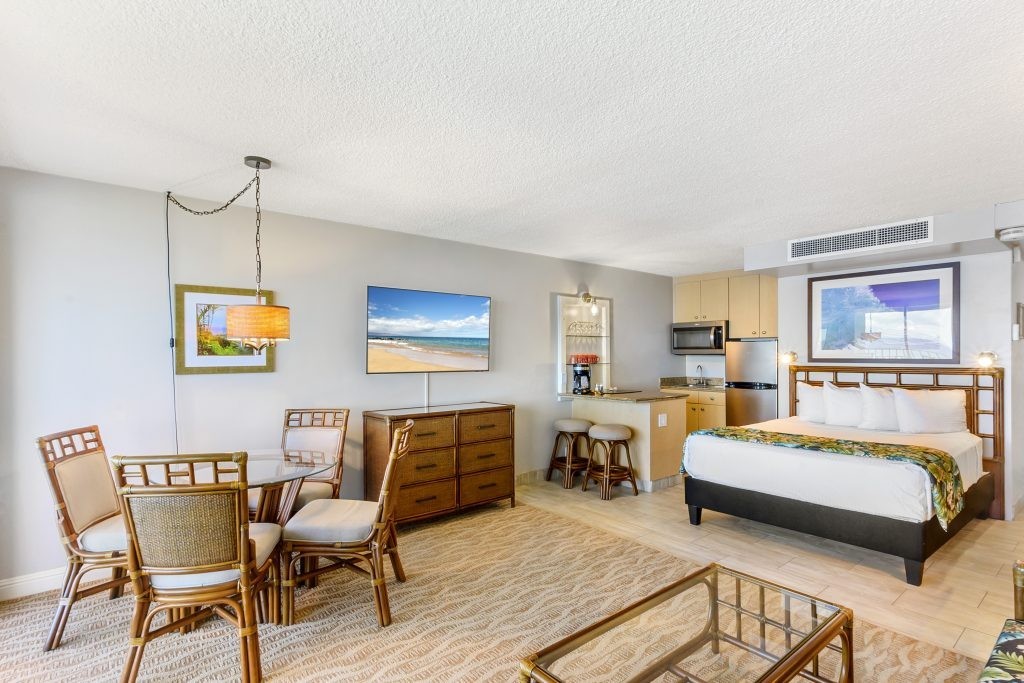 KAHANA BEACH RESORT Lahaina Maui Hawaii Ocean Front Studio Rental 1/8-1/15 2027