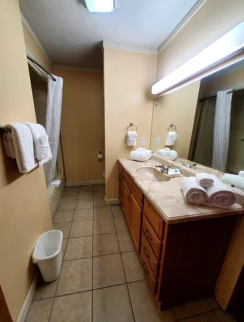Club Chalet Gatlinburg TN. 2BR 2BA 7-Nights, August 2-9, 2026 Pool passes