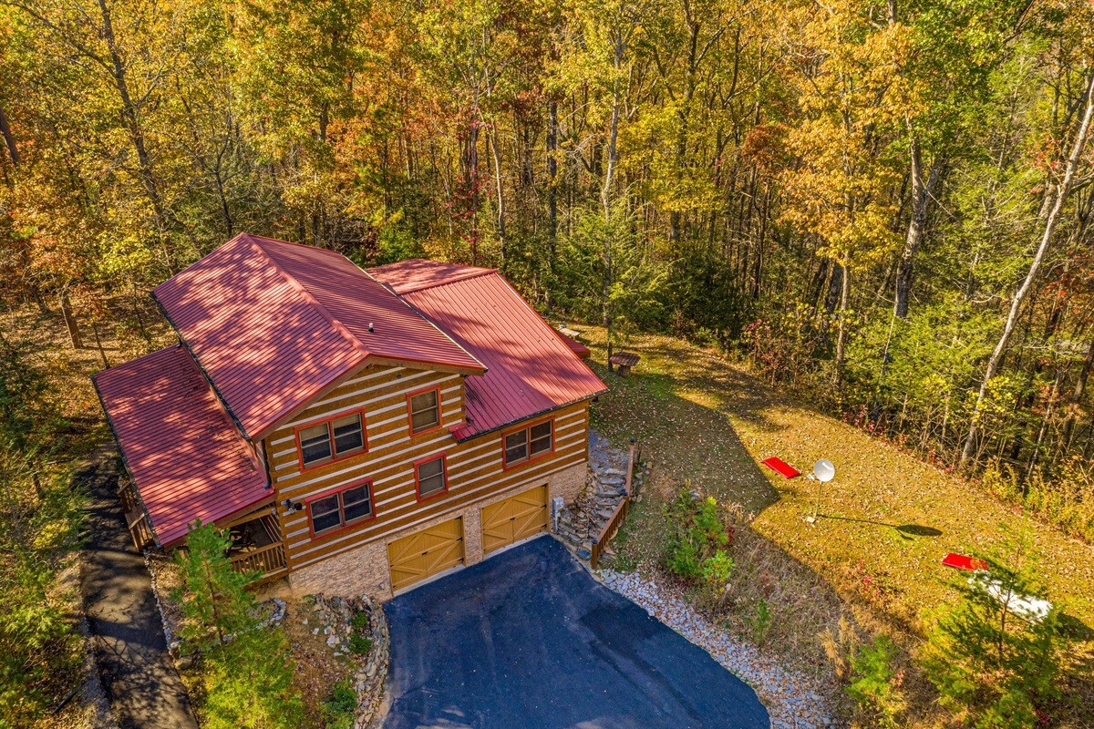 TN Smoky Mountains~Vacation Rental Cabin~AUG WK~Slps 8~games~hot tub -INQ RATES!