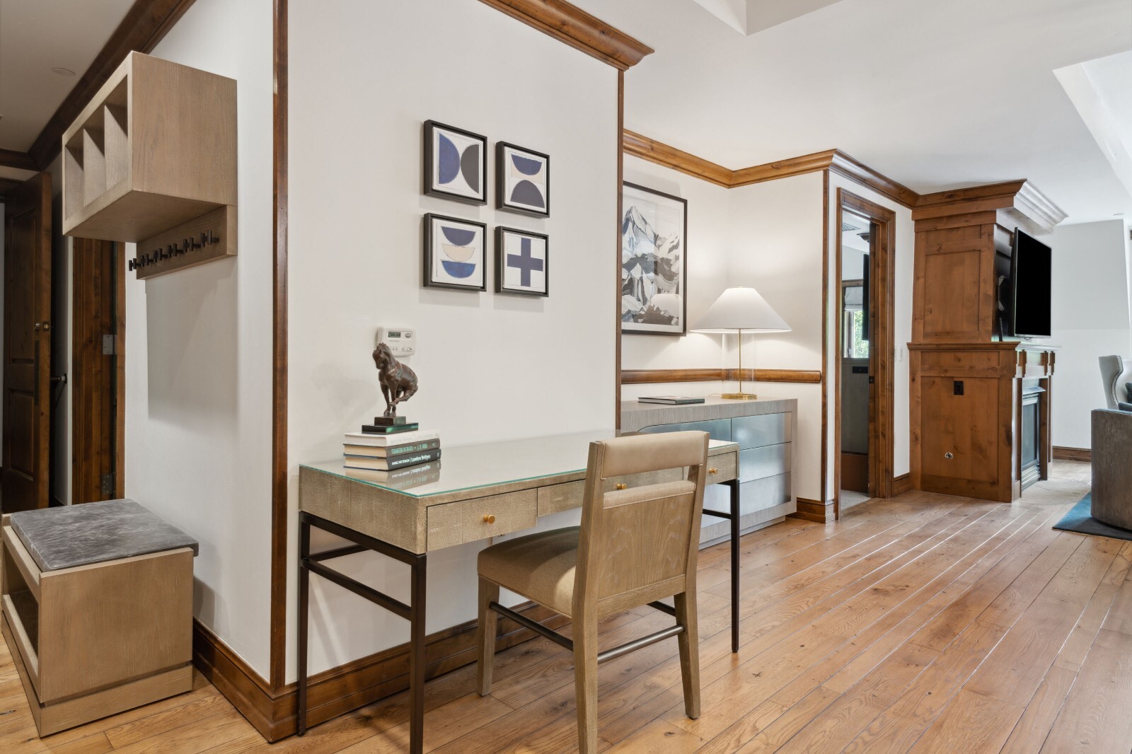 Aspen Mountain Residences 2 BR Condo Rental – Nov 28 – Dec 5, 2026 Prime skiing!