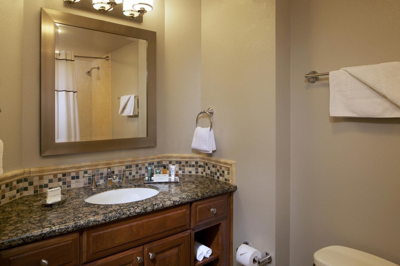 HILTON GRAND VACATIONS ON THE BOULEVARD – 1BR SELECT DATES
