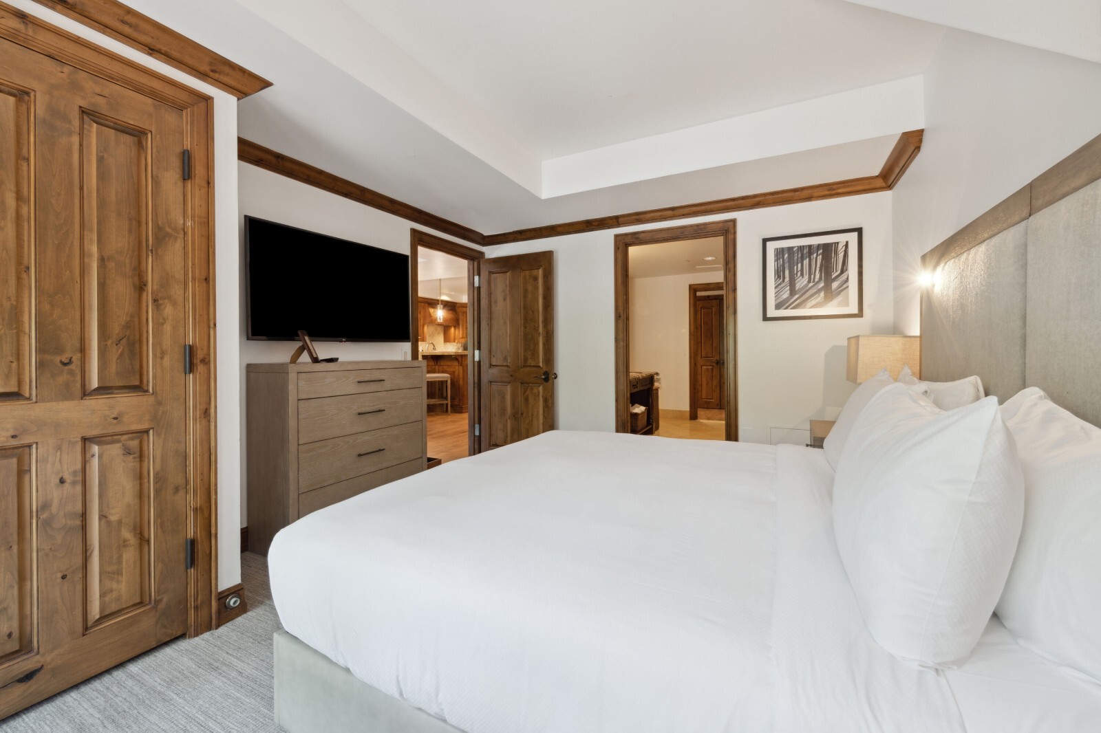 Aspen Mountain Residences 2 BR Condo Rental – Nov 28 – Dec 5, 2026 Prime skiing!