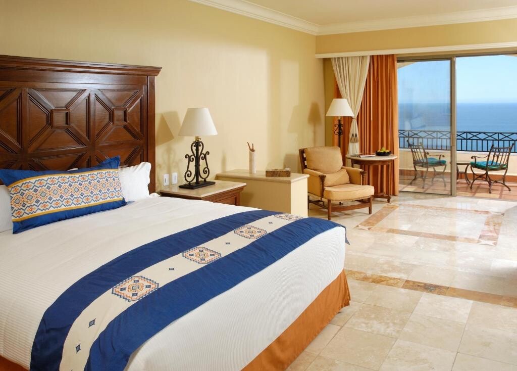 **Pueblo Bonito Sunset Beach – 7 Nights**