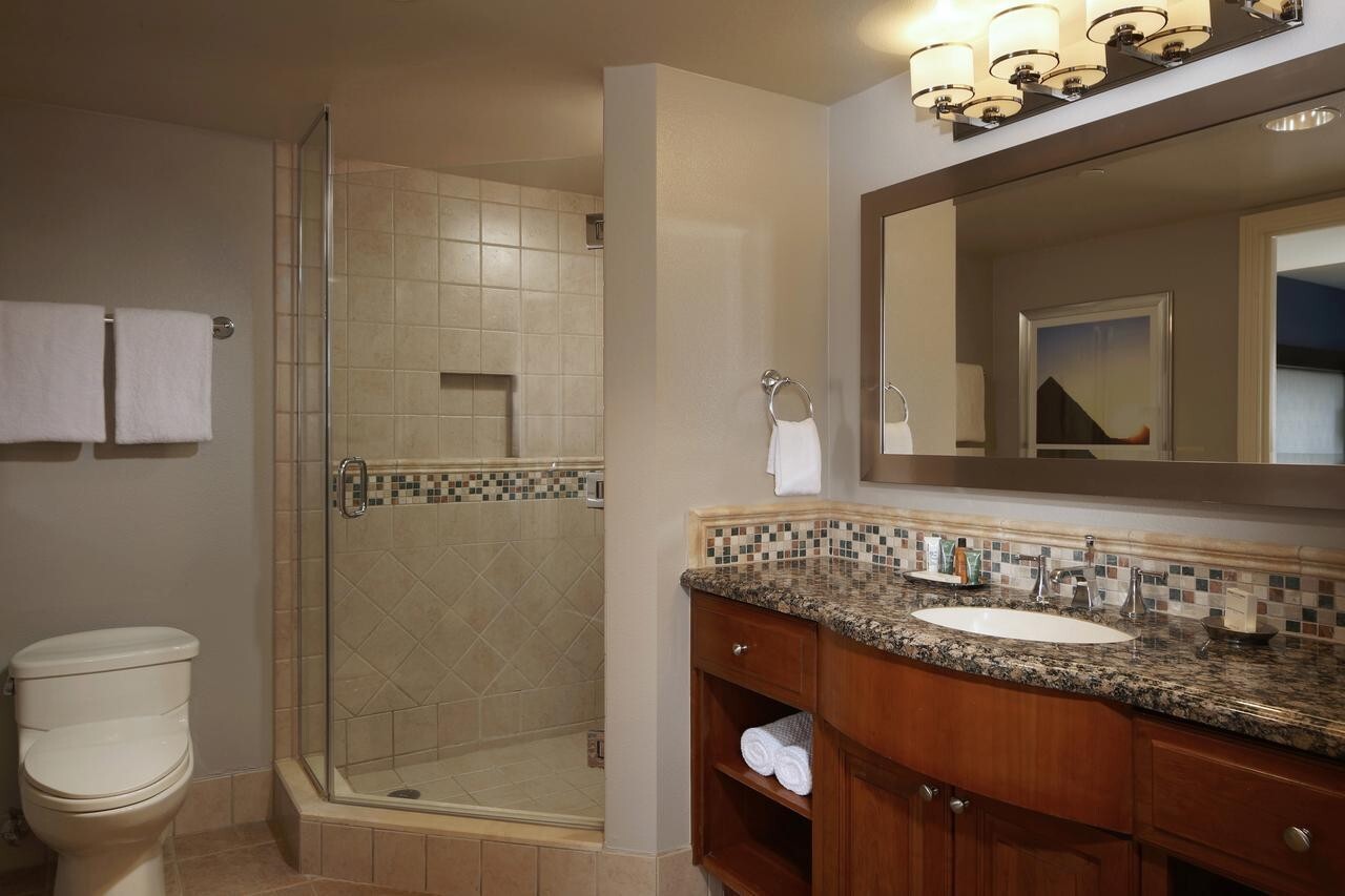 HILTON GRAND VACATIONS ON THE BOULEVARD – 1BR SELECT DATES