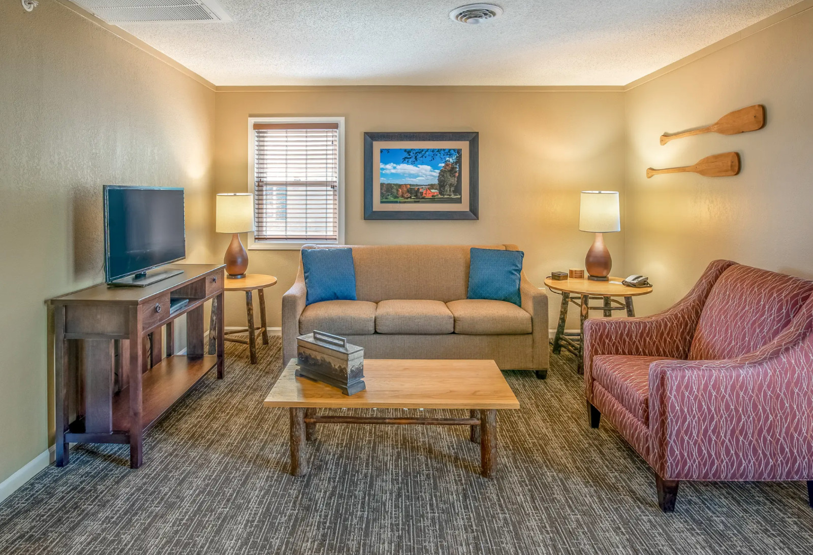 Oak n’ Spruce Resort ~ South Lee MA ~ 1BR Sleeps 4~7Nts ~ Weekly Rental 2024/25
