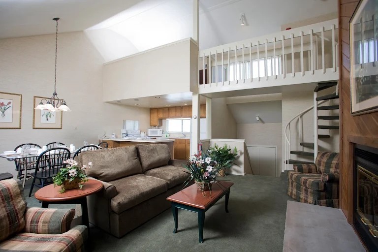 Poconos, PA – 3 days/2 nights At Resort – 2 Bedroom Villa 6 Guests