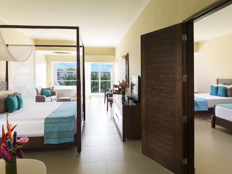 RIVIERA MAYA Mexico 5 days/4 nights ALL INCLUSIVE (meals, drinks, and alcohol)