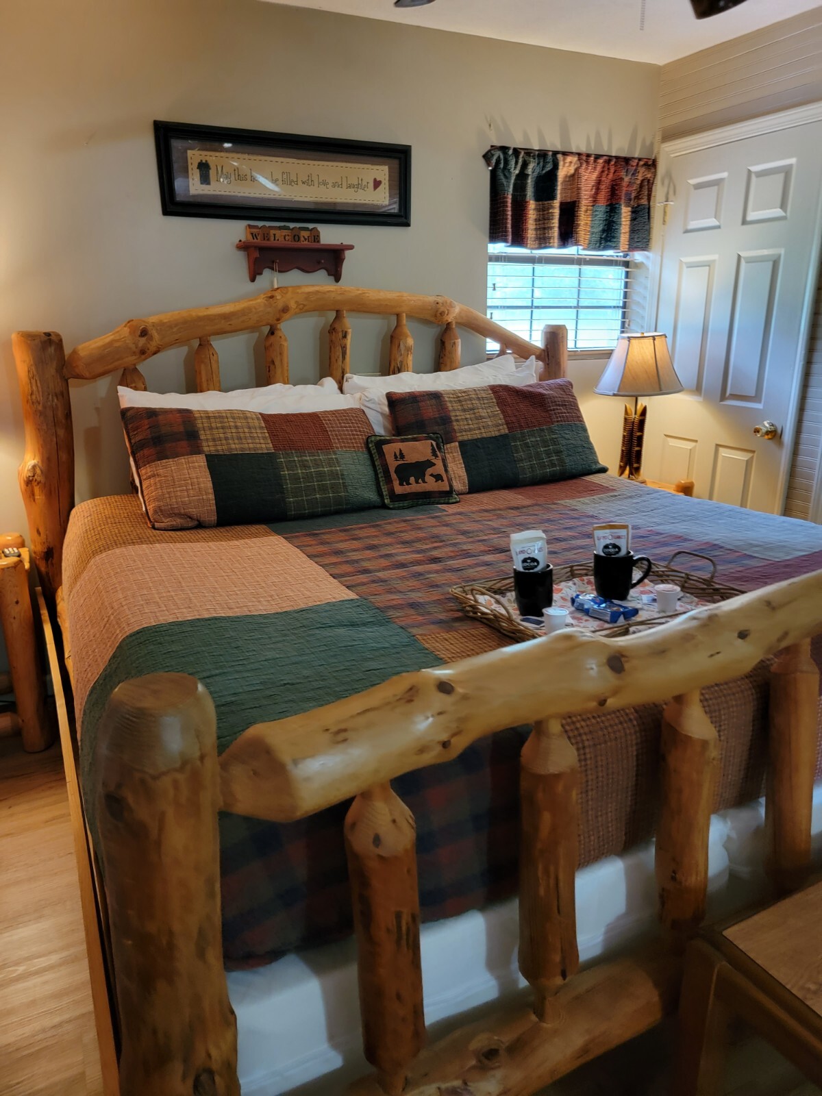 Budget Vacation Rental for 2 Pigeon Forge, Smokey Mountains of East Tennessee