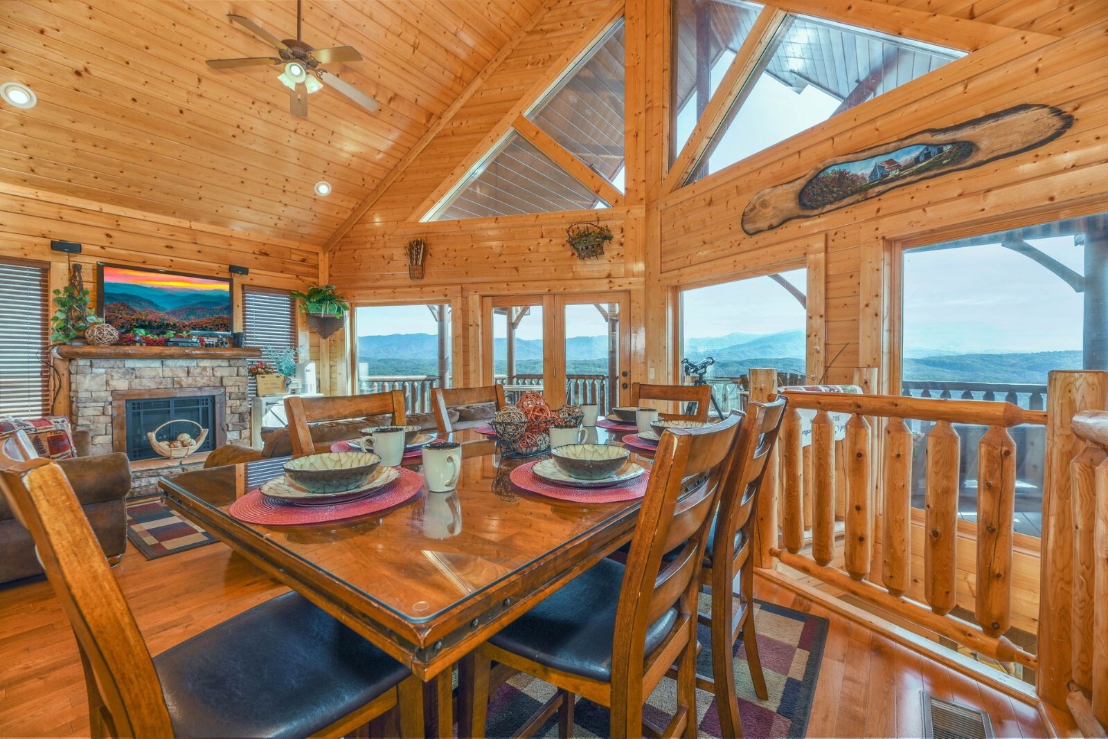 Nothin But Views Sevierville Cabin Rental, 2 beds 2 bath, gorgeous mountain view