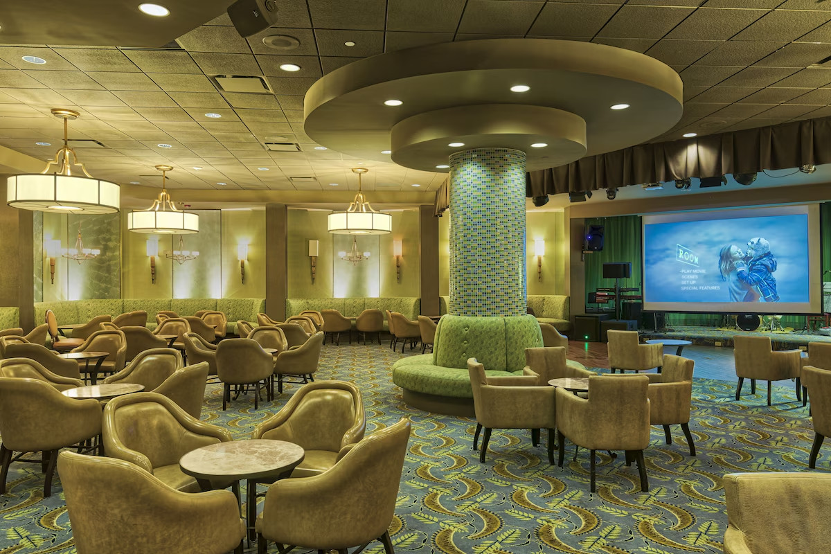 Villa Roma Resort Lodges – 7-Night Stay – Catskills NY – Winter Escape ❄️