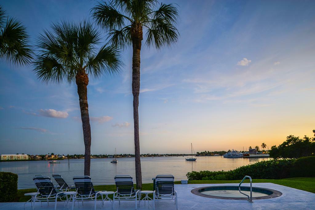 2BR Condo Naples Charter Club on Naples Bay – Old Naples – See 3 Weeks Open 2023