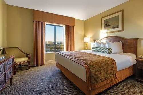 Tahiti Village – Las Vegas 7-Night Stay | 1-Bedroom Suite | Sleeps 4 | Dec 19–26