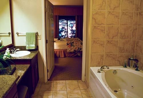 Tahiti Village – Las Vegas 7-Night Stay | 1-Bedroom Suite | Sleeps 4 | Dec 19–26