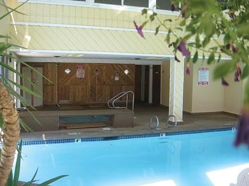 CATHEDRAL LEDGE RESORT FEB 8-15 2026 – 2 BEDROOM CONDO WITH LOFT SLEEPS 8