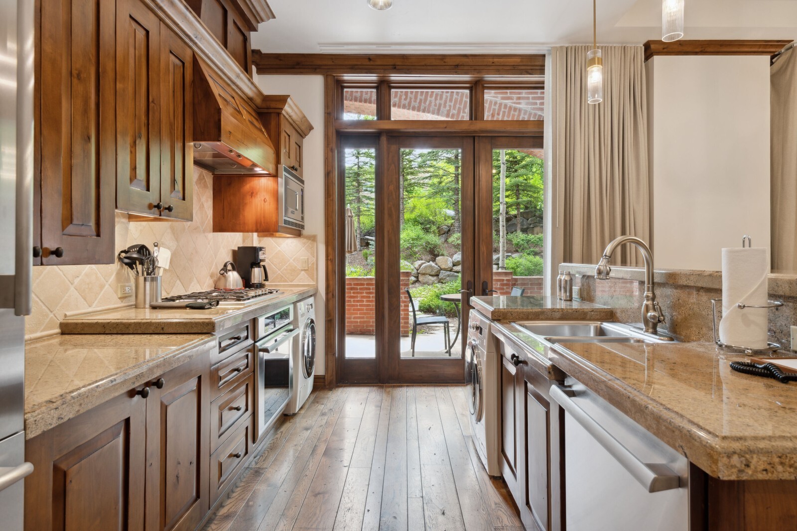 Aspen Mountain Residences 1 BR Condo Rental – Nov 28 – Dec 5, 2026 SKI WEEK!