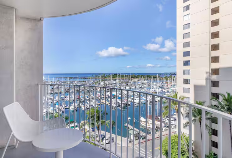 The Modern Honolulu 6/6-6/13/26, 1 bedrm unit w/ Partial Ocean View sleep 4