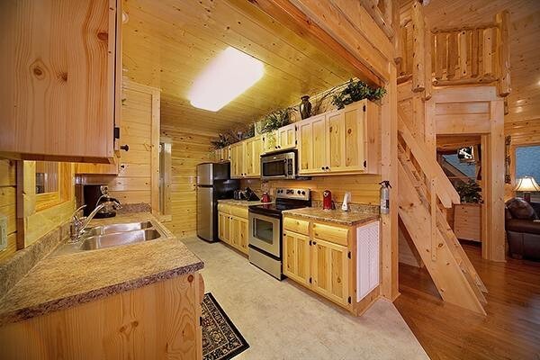 Nothin But Views Sevierville Cabin Rental, 2 beds 2 bath, gorgeous mountain view