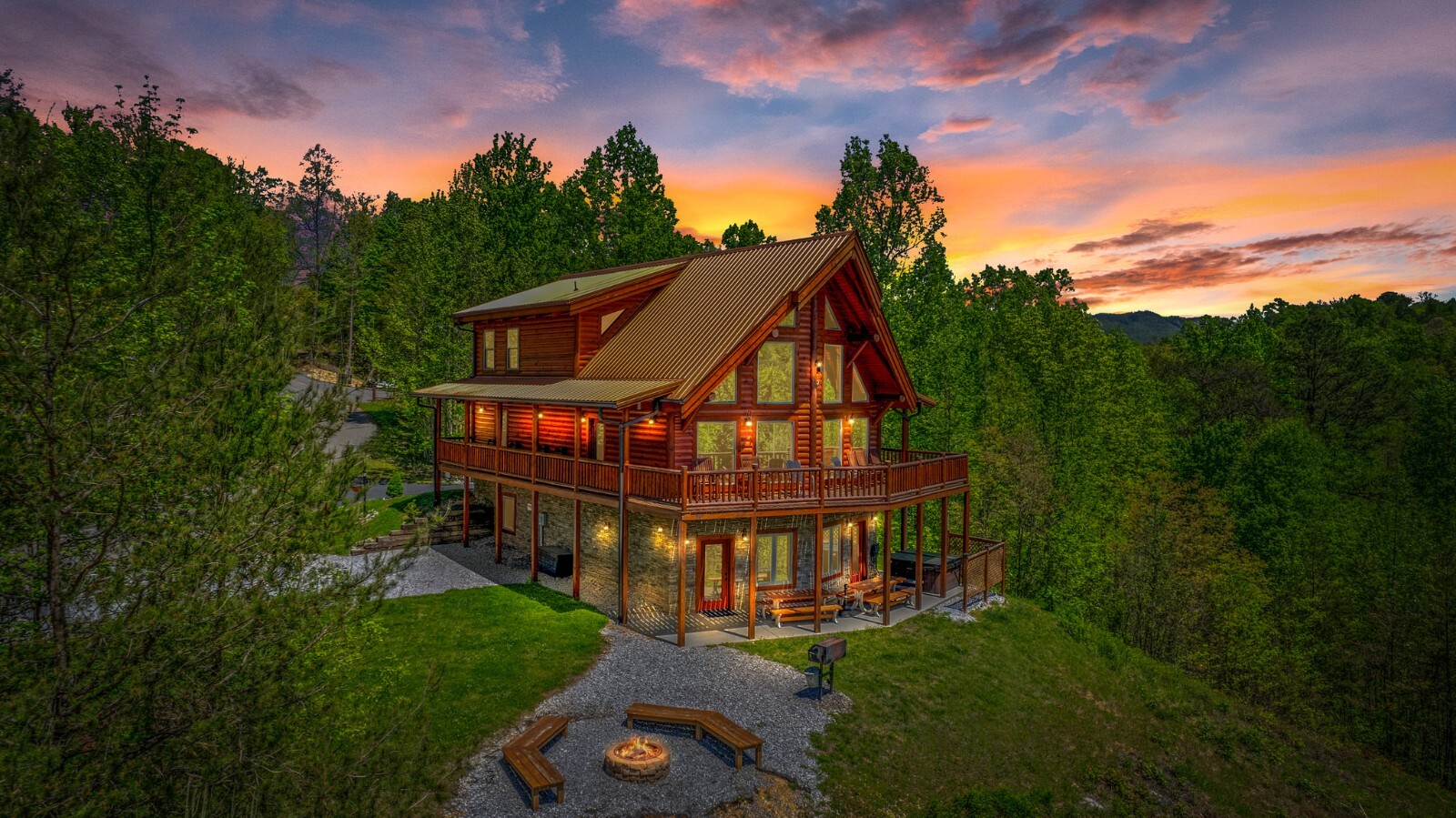 Vacation Rental-Smoky Mountains-Gatlinburg-Pigeon Forge -INQUIRE for RATES/AVAIL