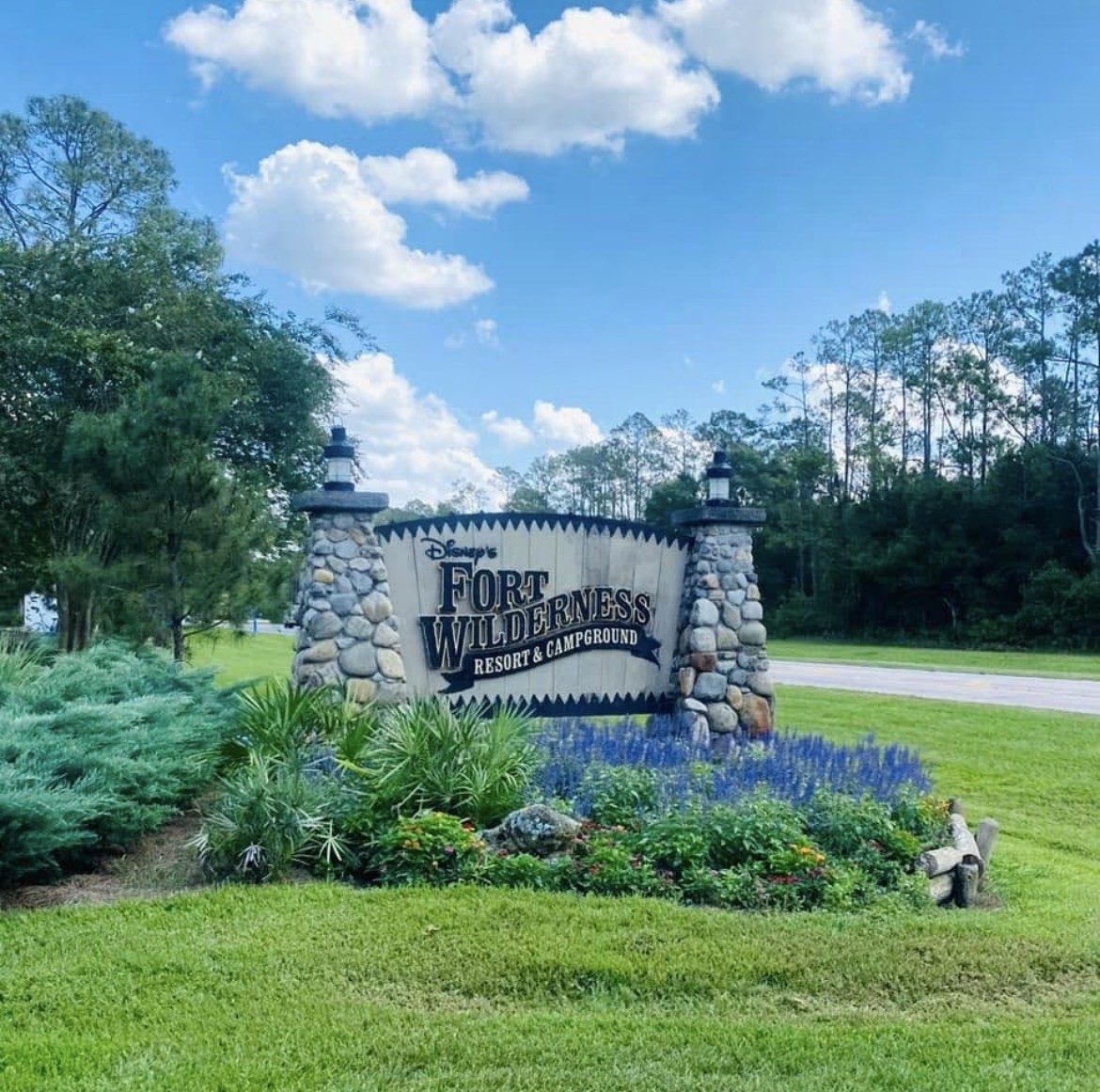 DISNEY “2027 SPRING BREAK”AT FORT WILDERNESS CAMPGROUND TIMESHARE CABIN RENTAL