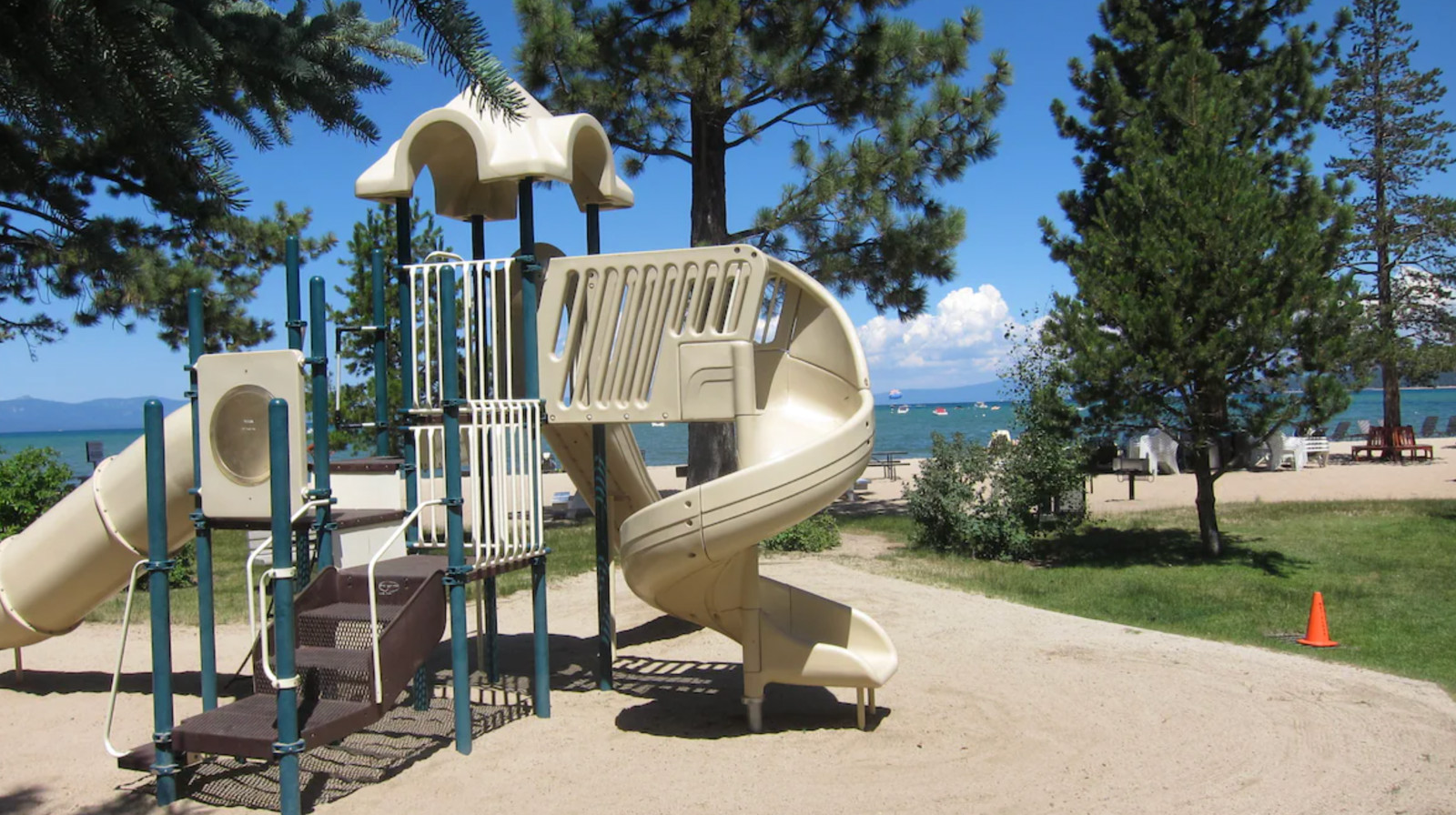 Tahoe Beach & Ski Club~South Lake Tahoe, CA~1BR/Sleeps 4 ~ 7Nts OCT/NOV/DEC 2026