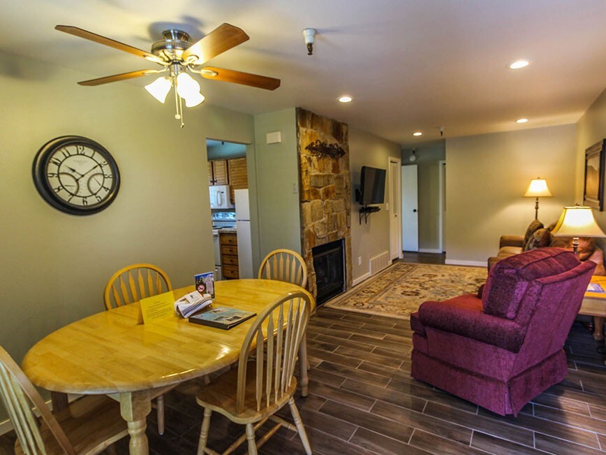 Skiers Lodge Timeshare PRIME WEEK 5 PARK CITY 2BR 2BA SLEEPS 6 Walk to Lifts
