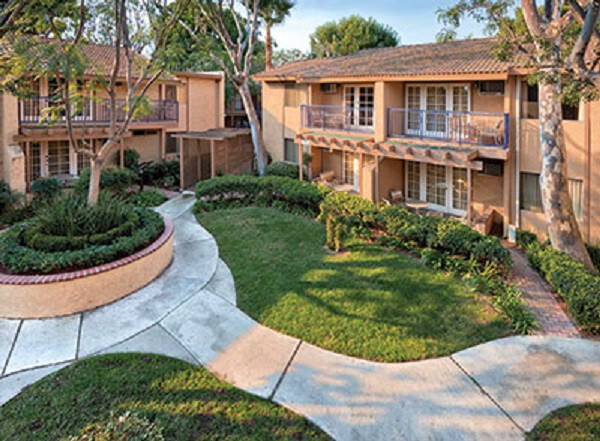 CHRISTMAS @ Worldmark Anaheim-Dolphins Cove, CA: 12/19/26-12/26/26 DISNEYLAND!