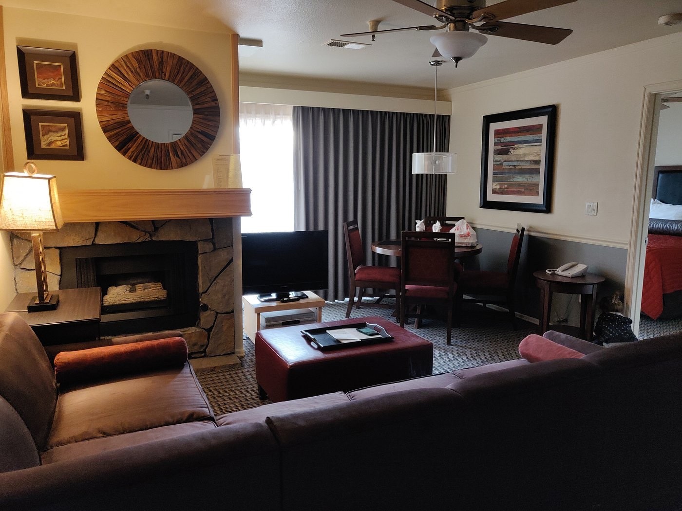 LAKETAHOE !Sleeps 6, living, dining,kitchen between Lake-slopes, near all!6/7-13