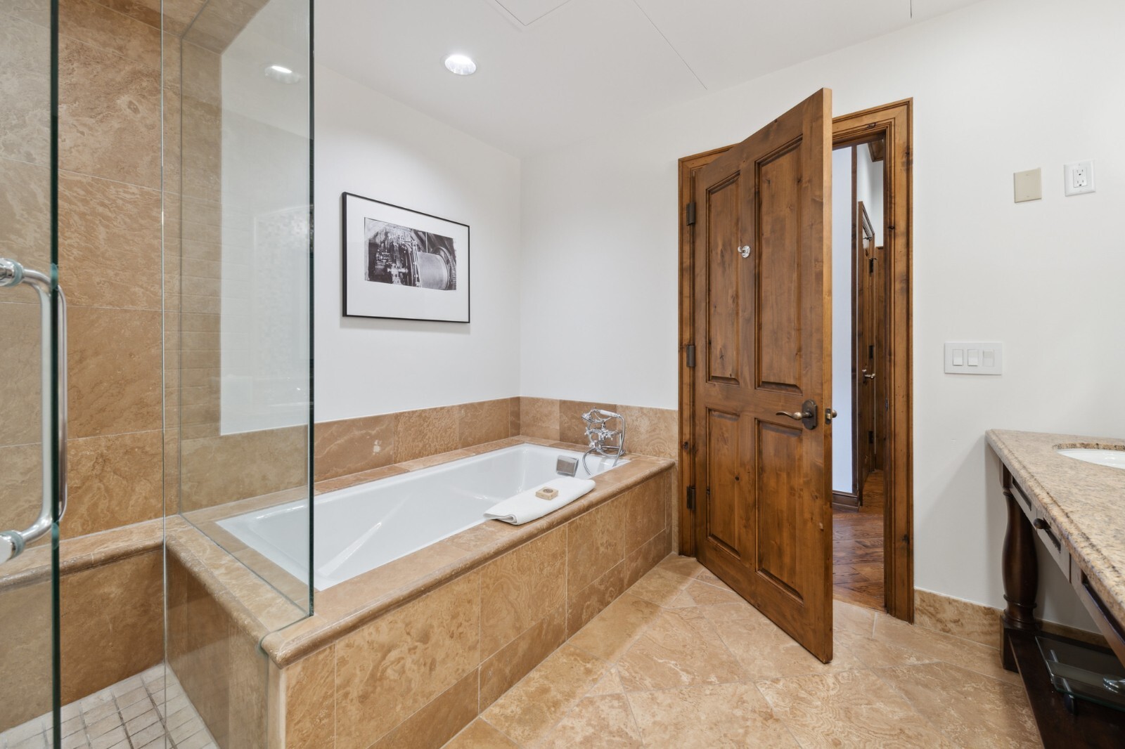 Aspen Mountain Residences 1 BR Condo Rental – Nov 28 – Dec 5, 2026 SKI WEEK!