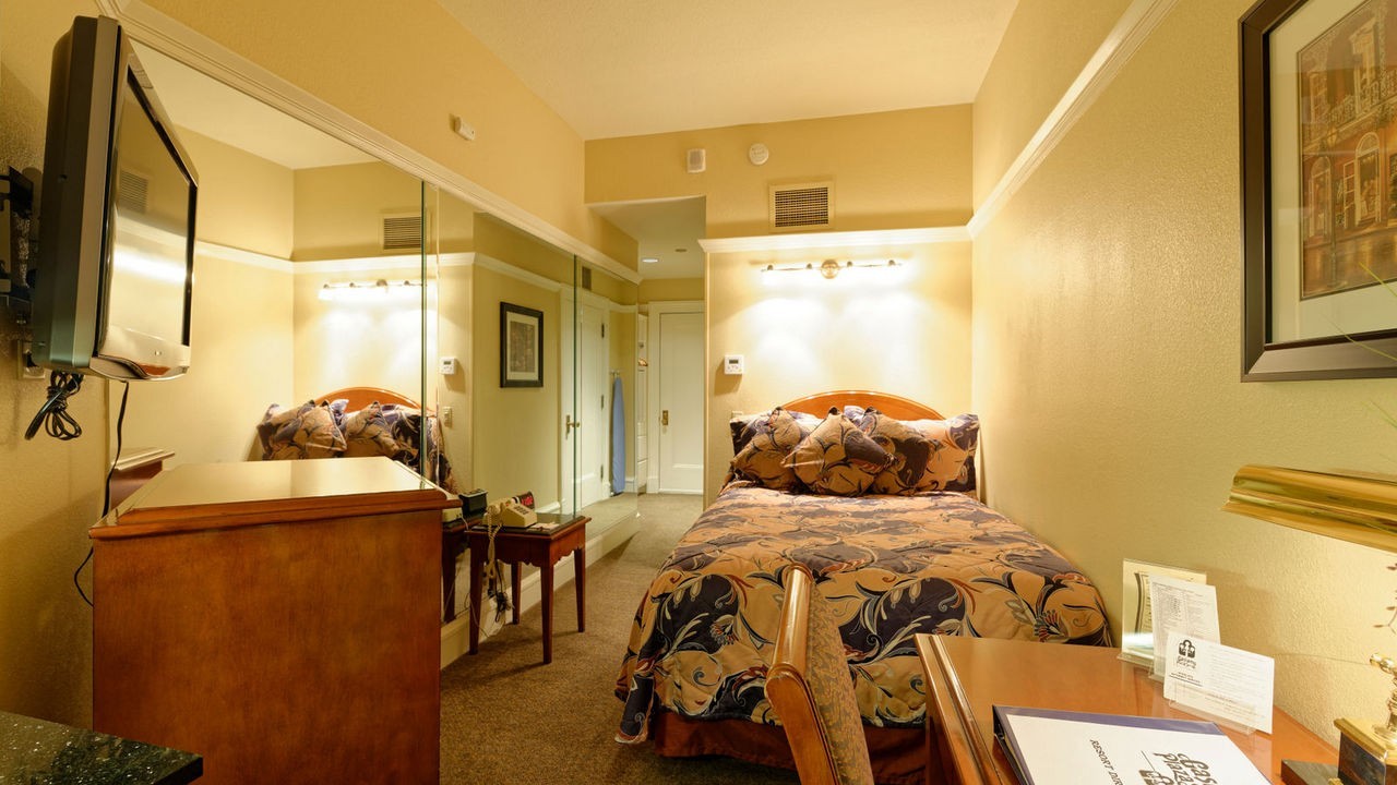 Gaslamp Plaza Suites San Diego, Sep 6 – 13, 2BR sleeps 6