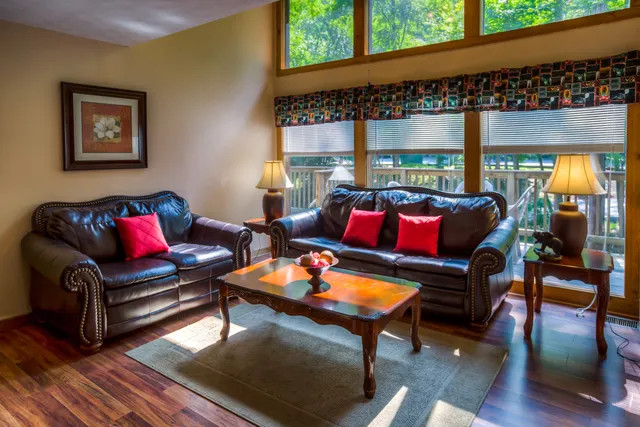 Club Chalet Gatlinburg TN. 2BR 2BA 7-Nights, August 2-9, 2026 Pool passes