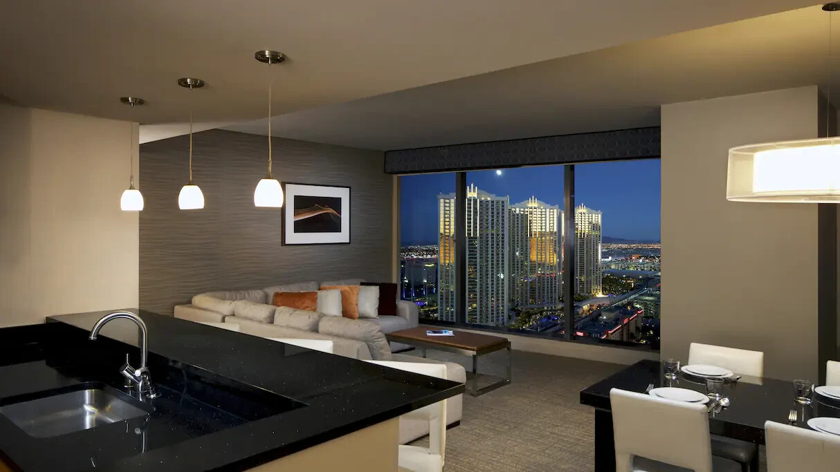 Hilton Elara Las Vegas 4BR PENTHOUSE 7 NIGHTS ANYYEAR EDC CES hotel resort hyatt