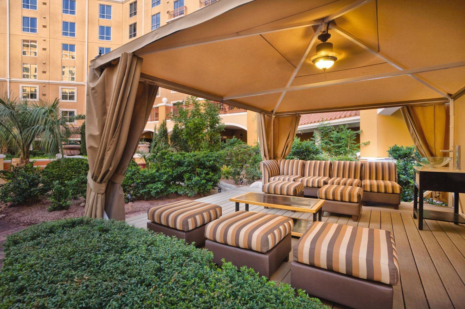 Las Vegas Wyndham Grand Desert 2BR Deluxe Suite Oct 2-5* 2026 Chiefs @ Raiders