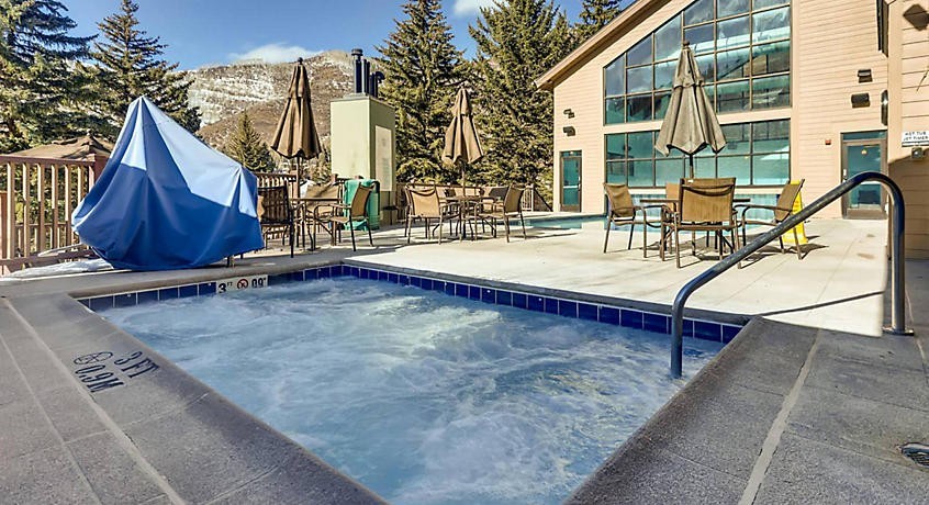 🏔️🍂 Vail Fall Colors Getaway! StreamSide Aspen 1BR Sleeps 4 Oct 19-22 2026