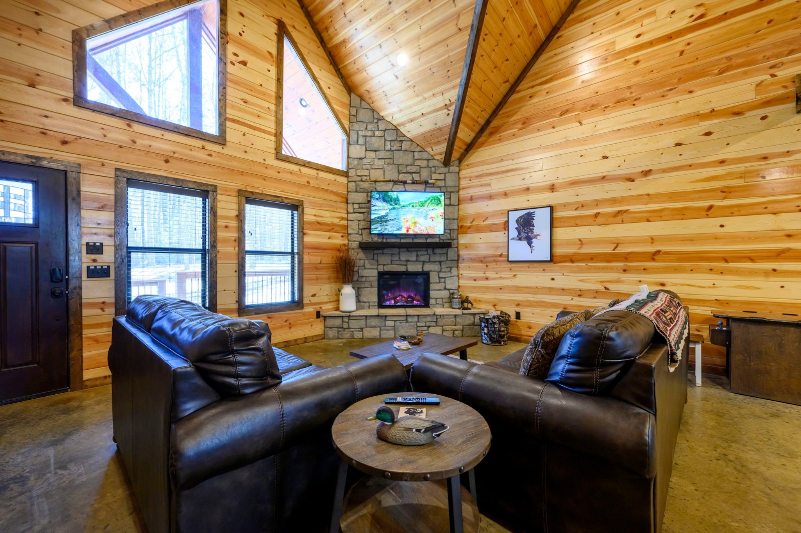 2NIGHT STAY Luxury Cabin Vacation Rental Broken Bow Okla Beavers Bend BLUE EAGLE