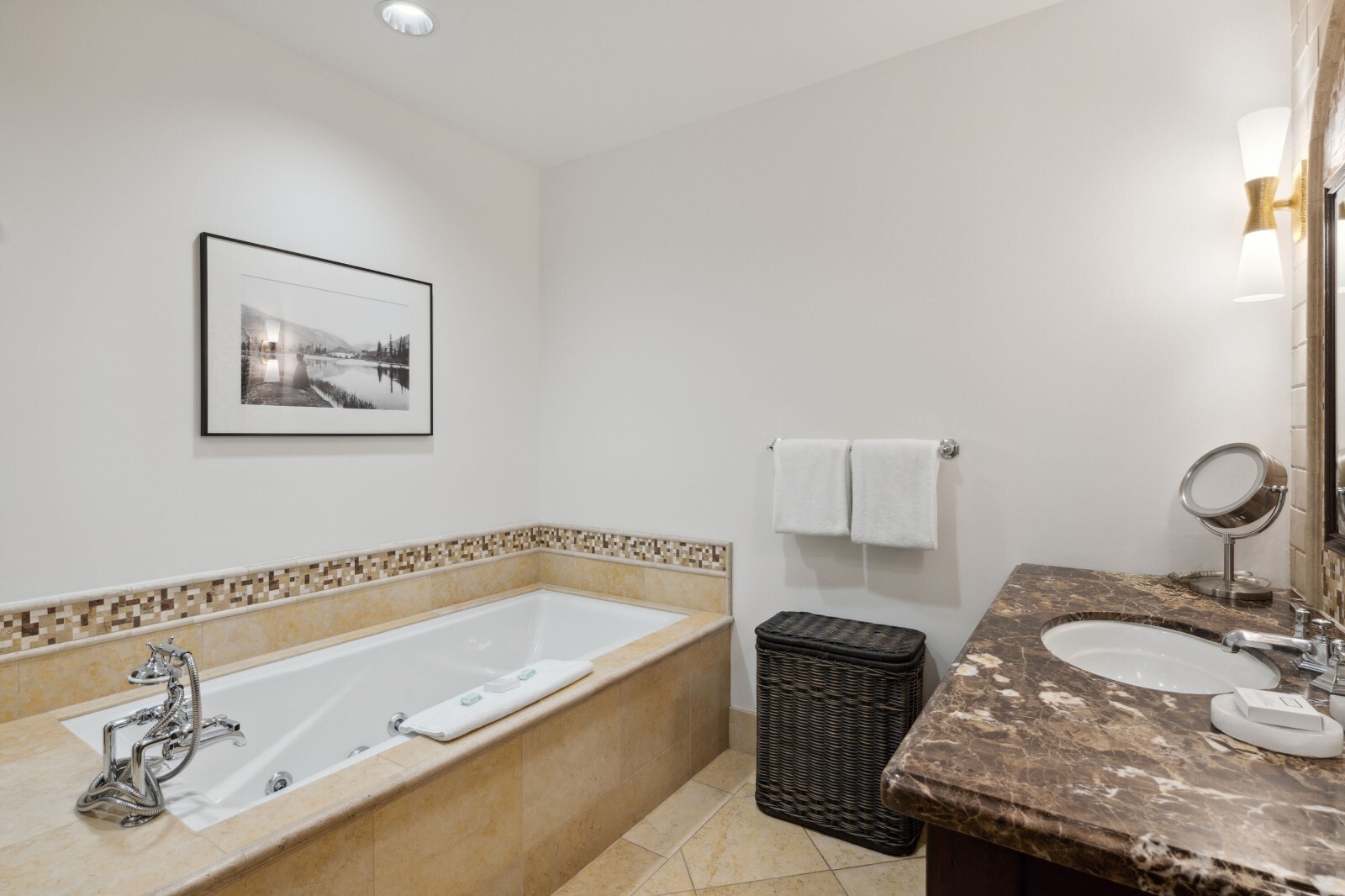Aspen Mountain Residences 1 BR Condo Rental – Nov 28 – Dec 5, 2026 SKI WEEK!