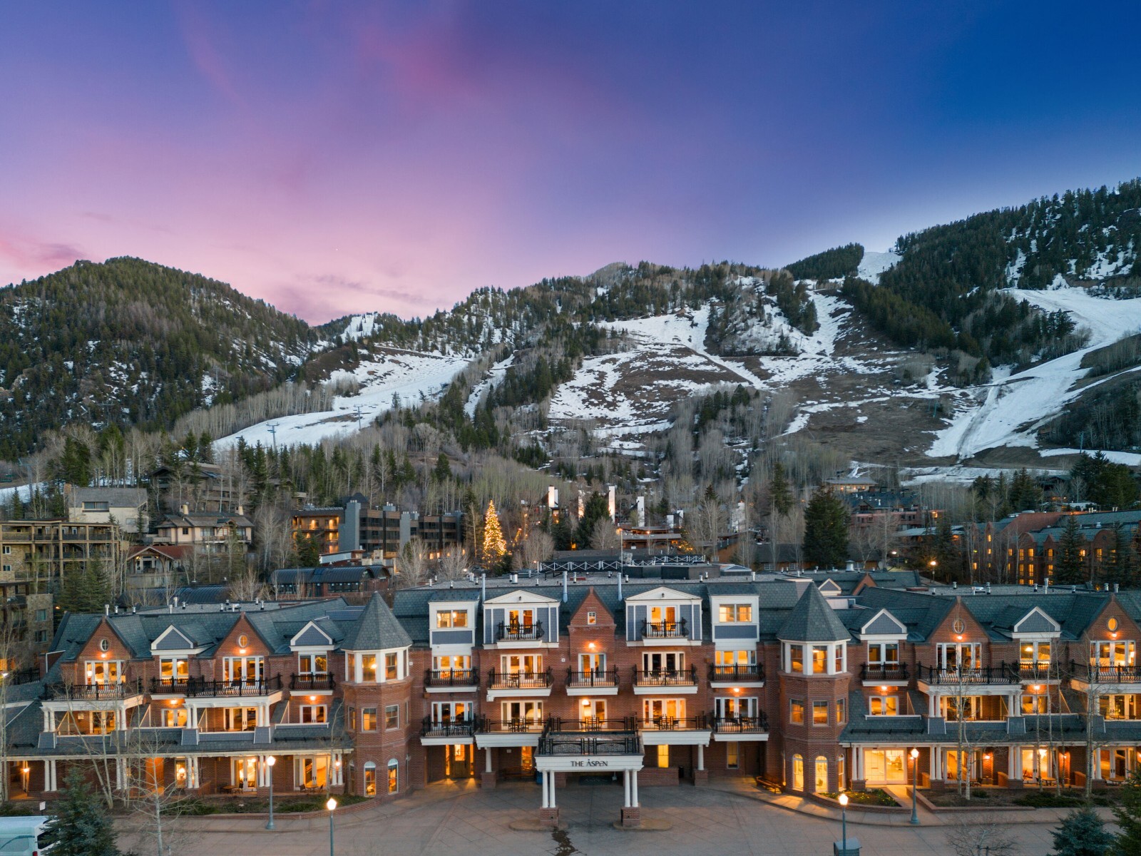 Aspen Mountain Residences 1 BR Condo Rental – Nov 28 – Dec 5, 2026 SKI WEEK!