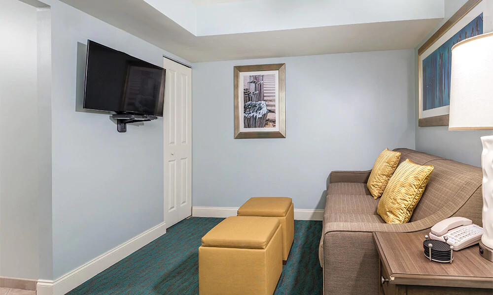 WYNDHAM TOWERS ON THE GROVE MYRTLE BEACH, 1BR OCEAN FRONT SLEEPS 4, 7 NTS 8/9-16