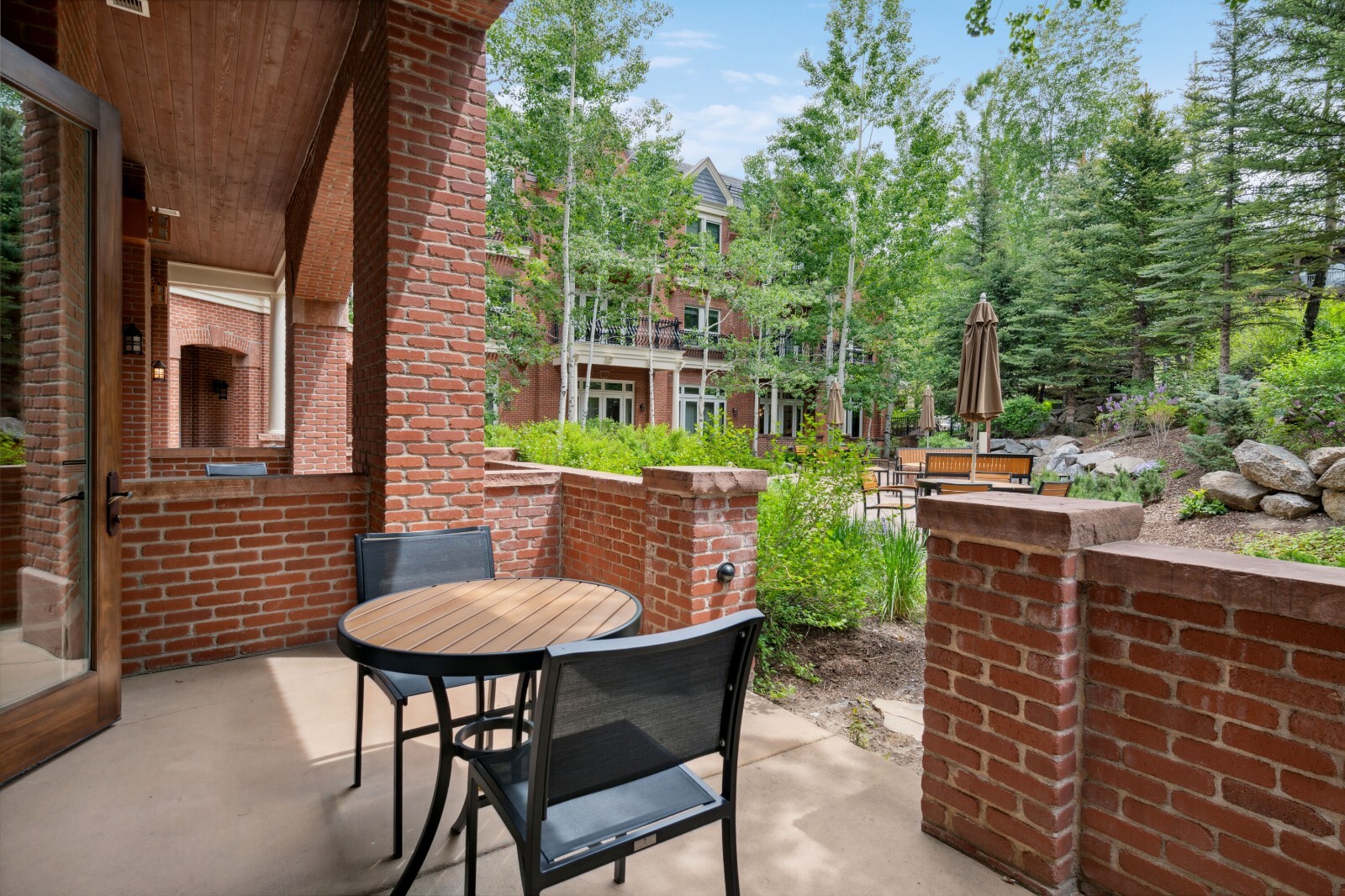 Aspen Mountain Residences 1 BR Condo Rental – Nov 28 – Dec 5, 2026 SKI WEEK!
