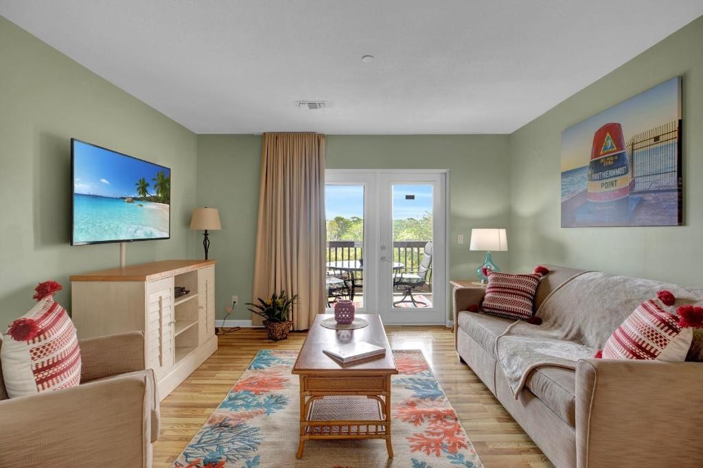 Coconut Mallory Resort and Marina 7 nights Key West Vacation for 6 people