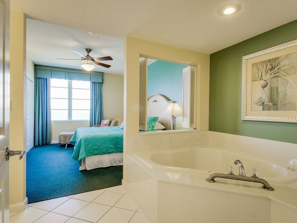 Daytona Beach, Wyndham Ocean Walk, 2 Bedroom Deluxe, 5 nights – August 30-Sept 4