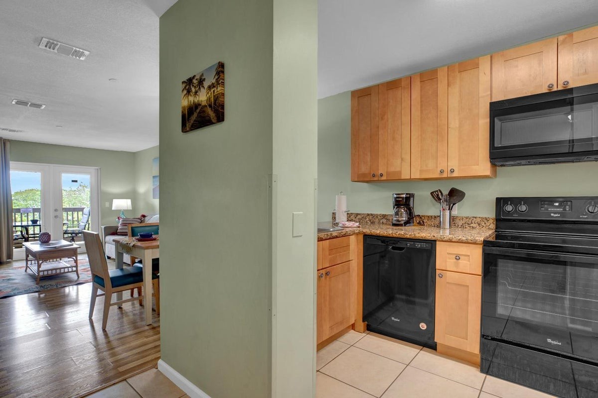 Coconut Mallory Resort and Marina 7 nights Key West Vacation for 6 people