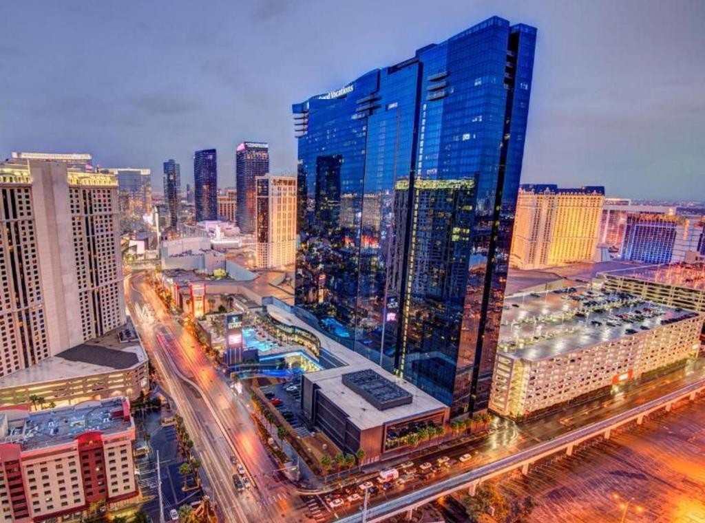 Luxury Stay/Accommodations at the Hilton Elara – Las Vegas – Center Strip!