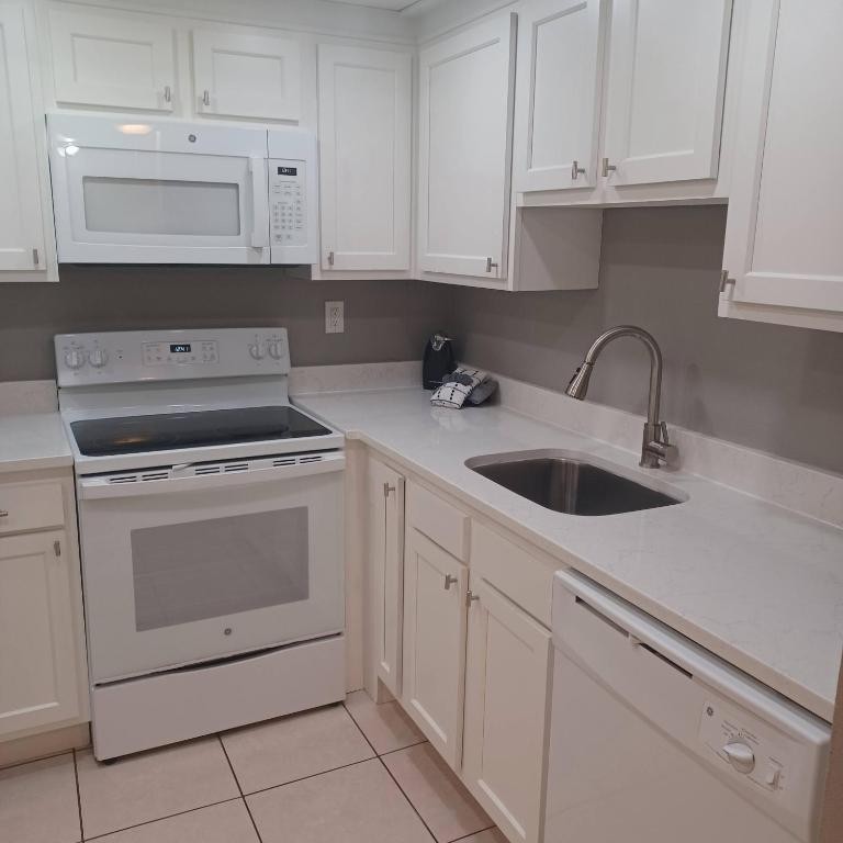 Daytona Resort & Club ~ Daytona Beach, FL ~ 2BR/Sleeps 6 ~ 7Nts AUG/OCT/NOV 2026