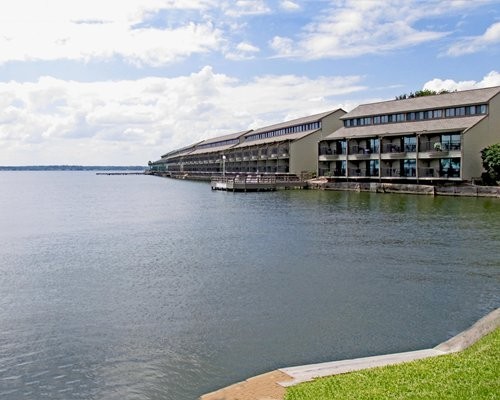 July 4 Lake Conroe Condo Houston World Cup America 250 Sleeps 4