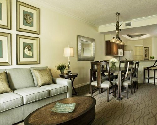 Sheraton Vistana Resort Disney World Universal Studio – 7 Nights