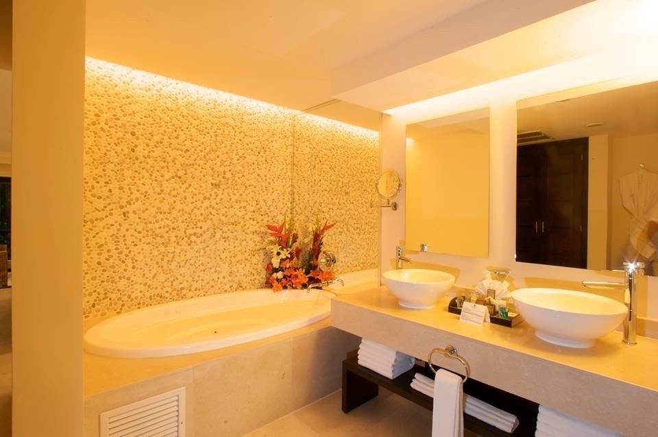 SANDOS Royal Elite Rental