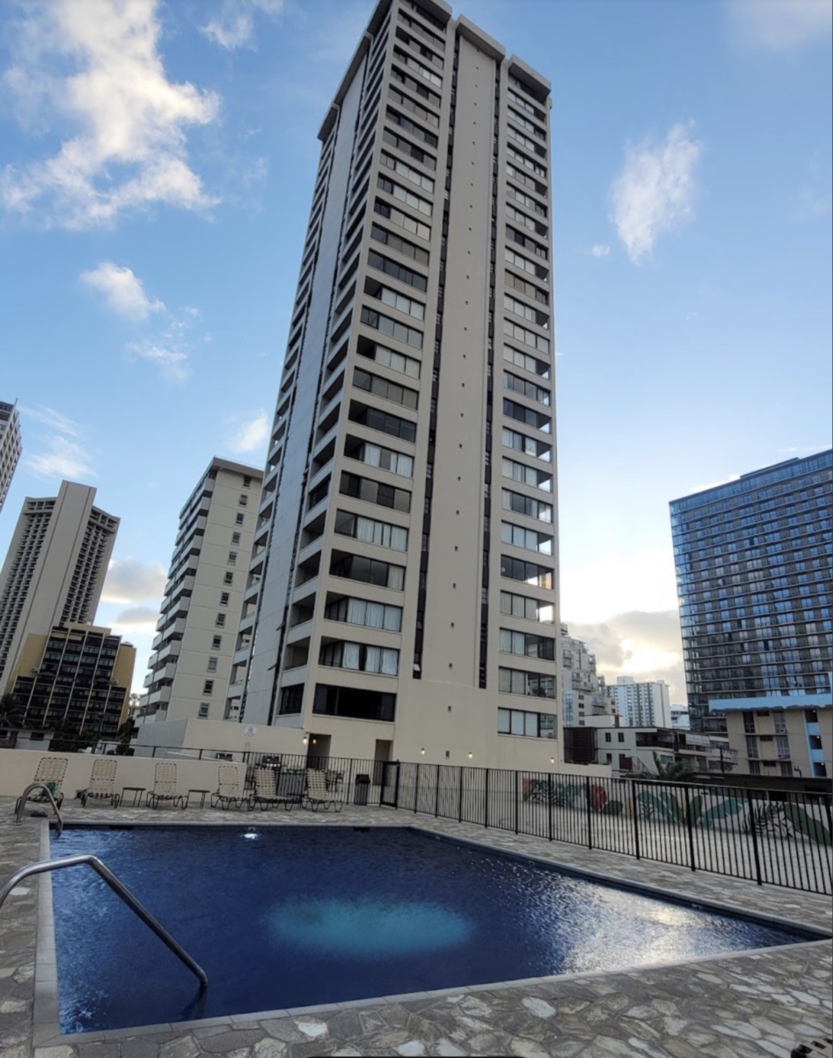 Christmas in Honolulu, Hawaii – 1 week in luxury resort, 1 bedroom